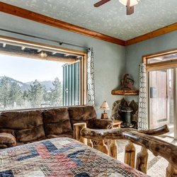 Mountain Air Resort - Aspen is one of our nicest rooms, the bathroom is really great.