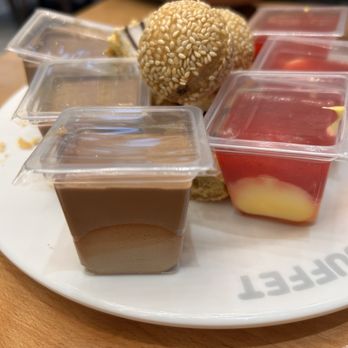 Hiyaku Buffet - Dessert favorites! - Buffets Near Me - Beaverton, Oregon