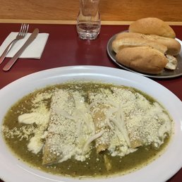 Verde enchiladas. Was the best I've ever had! Nuf said. Verde enchiladas. Was the best I've ever had! Nuf said.