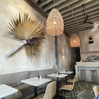 Great White - Cafes Near Me - Los Angeles, California