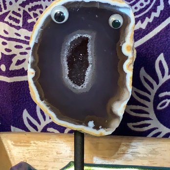 Pebble House - You can have fun with geodes! :) love these gifts! - Gemstones & Minerals Near Me - Gulfport, Mississippi