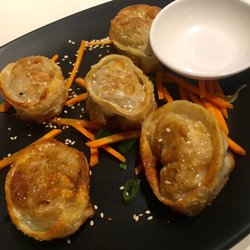 Yam Yam - Gogi Mondu with pork €7,90