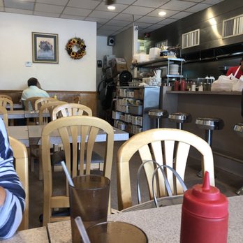 Evan's Restaurant - Inside - Diners Near Me - Matawan, New Jersey
