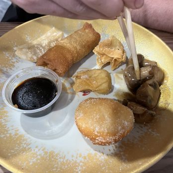 Golden Chopsticks Buffet - Cooked mushrooms, donut, crab rangoons, fried dumpling and fried eggroll - Buffets Near Me - Palm Coast, Florida Golden Chopsticks Buffet - Cooked mushrooms, donut, crab rangoons, fried dumpling and fried eggroll - Buffets Near Me - Palm Coast, Florida