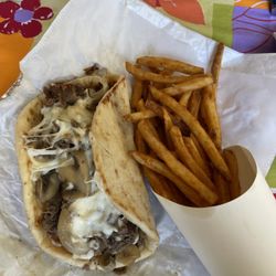 Papa's Drive-Thru - Steak and Onion & Cheese Pita Combo