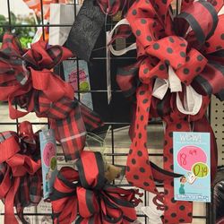 Carolina Pottery - Bows
