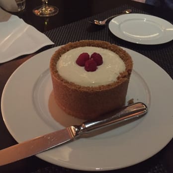 JW Steakhouse - Amazing cheesecake and I don't even like cheesecake!! - Steakhouses Near Me - London, XGL