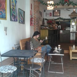 Los Buenos Tiempos - Comenzando el día después de un rico desayuno en el mercado. Café y luego al subir el cerro!