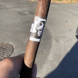 Euphoria Cigar and Hookah Lounge - Hey cigar, I bought from that store