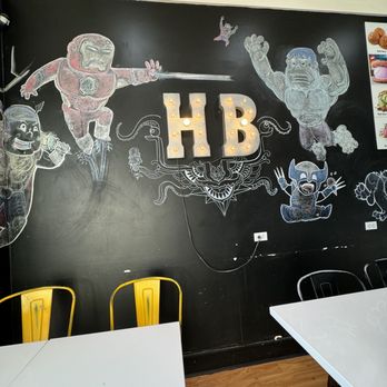 Honey Berry Evergreen - Seating - Ice Cream & Frozen Yogurt Near Me - San Jose, California