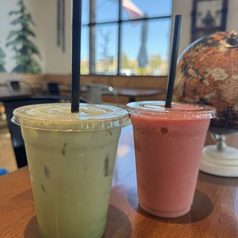 Tahoe Natural Cafe - Pumpkin Matcha and Strawberry Smoothie - Cafes Near Me - Reno, Nevada