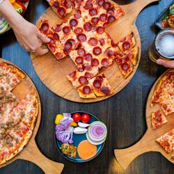 Benchmark Chicago - Pizza Spread