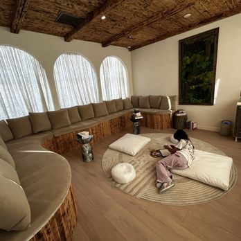 Wellnest - Quiet room - Float Spa Near Me - Pasadena, California
