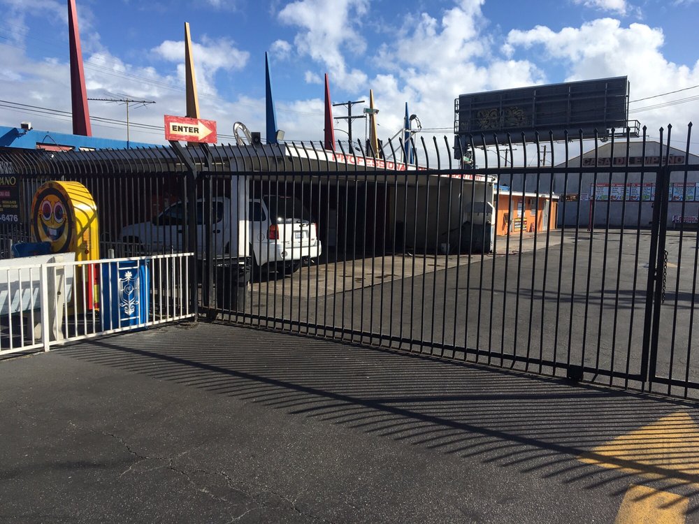 LENNOX CAR WASH CLOSED Updated August 2024 69 Photos & 73 Reviews