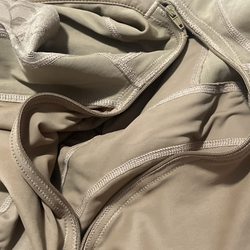 Elegant Figure - Bottom zipper.