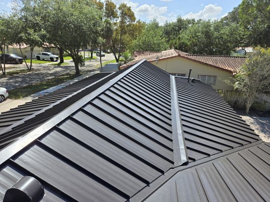 Rooftop Solutions Logo