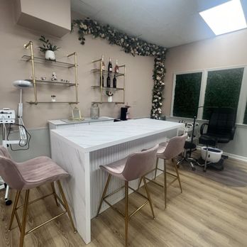 Milena's Beauty Box - Interior - Nail Salons Near Me - Des Plaines, Illinois Milena's Beauty Box - Interior - Nail Salons Near Me - Des Plaines, Illinois