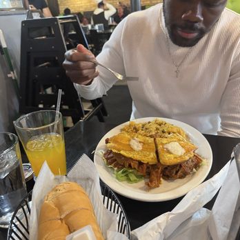 Jibaritos y Más - Jarbarito - Puerto Rican Near Me - Chicago, Illinois