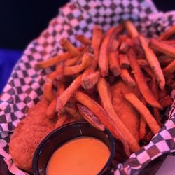 Twisted Burger Grayslake - KIDS CHICKEN TENDERS