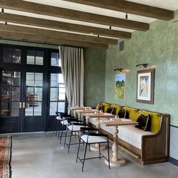 Klocke Estate - Wall seating