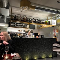 Hills Dumplings - Bar area