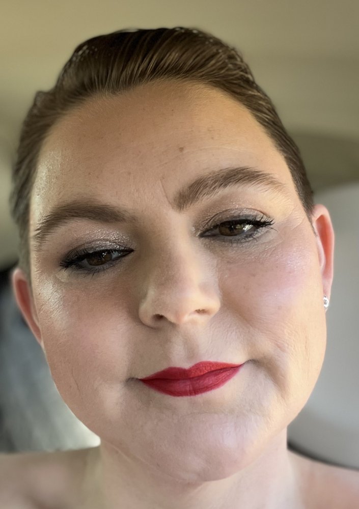 Andrea Whitten Makeup & Hair Logo