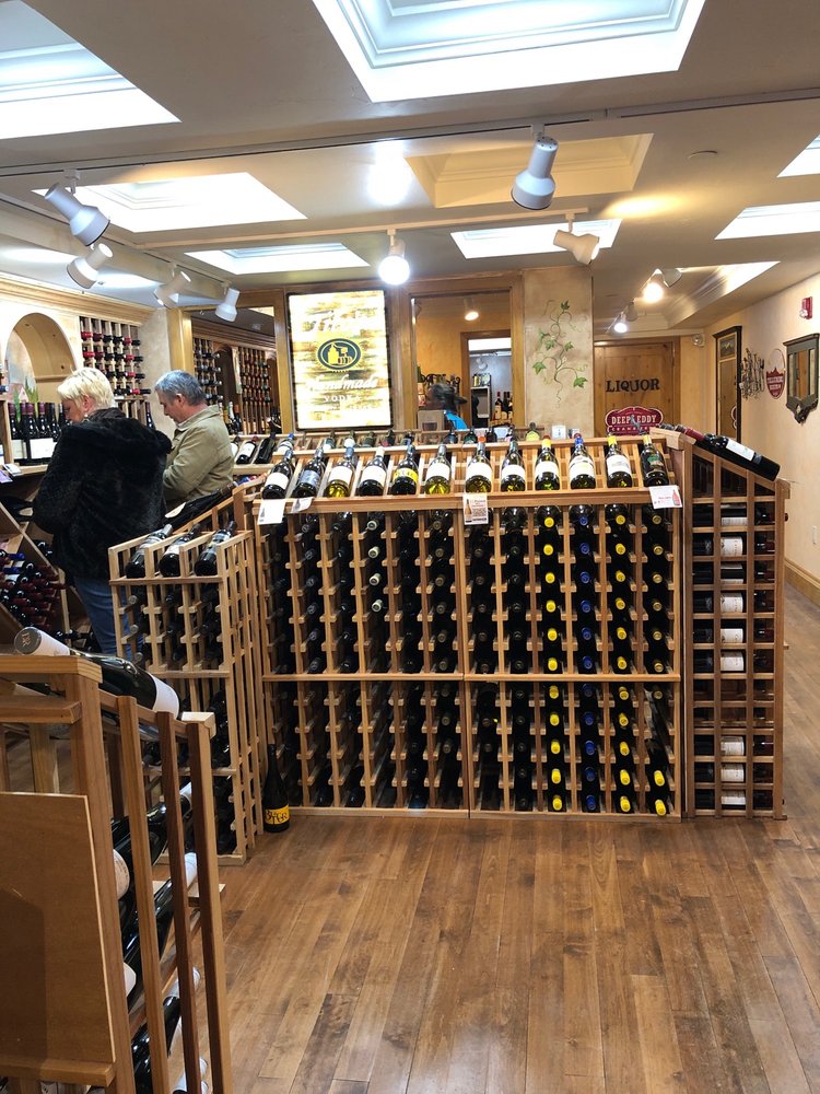 Market Wine & Spirits Logo