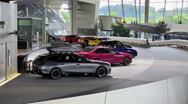 BMW Welt by null