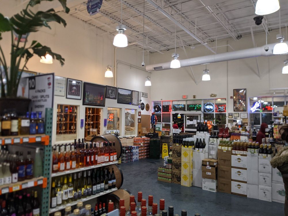 WAREHOUSE WINES & LIQUORS Updated October 2024 23 Photos & 30 Reviews 113 Mill Plain Rd