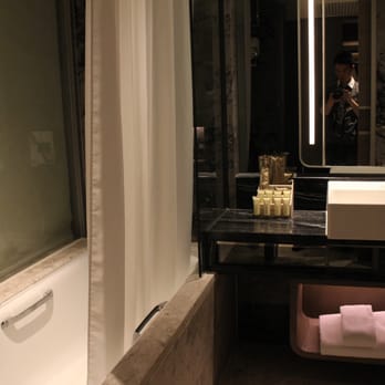 帝京酒店 - Bathroom, Tub Side - Hotels Near Me - Hong Kong, HK