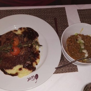 Olive & Mehr - Steak auf Kartoffelstampf mit geschmorten Zwiebeln und Champignons - German Near Me - Bremen, HB
