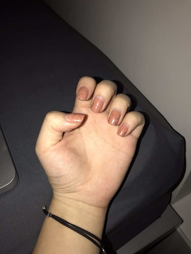 Milford Pinky Nails & Spa Logo
