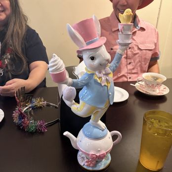 Lil T Cup Cafe - Tea Time service decor - Coffee & Tea Near Me - Aiea, Hawaii Lil T Cup Cafe - Tea Time service decor - Coffee & Tea Near Me - Aiea, Hawaii