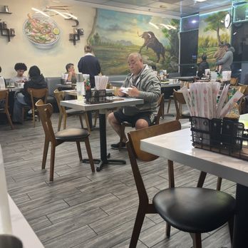 Pho Duoi Bo - Vietnamese diners inside the noodle house. - Vietnamese Near Me - San Jose, California Pho Duoi Bo - Vietnamese diners inside the noodle house. - Vietnamese Near Me - San Jose, California