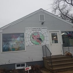 DJ's Comics & Cards