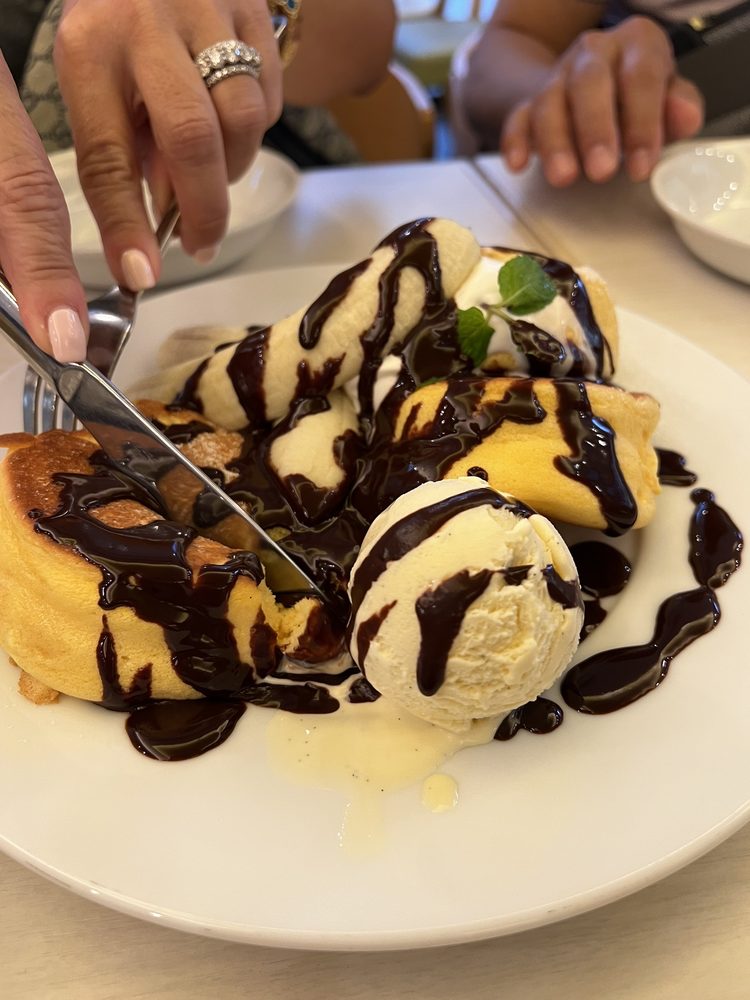 A HAPPY PANCAKE Kobe