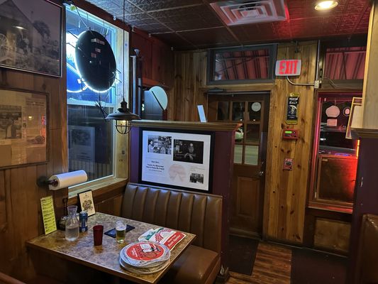 Burt's Place by null