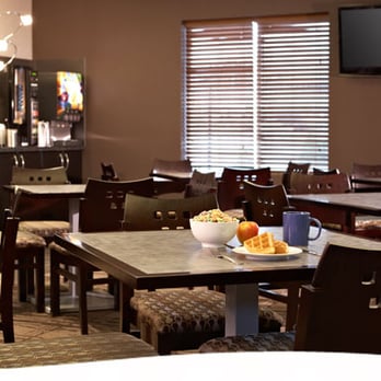 Comfort Suites - Our breakfast area is open each morning for complimentary breakfast. - Hotels Near Me - Kelowna, British Columbia Comfort Suites - Our breakfast area is open each morning for complimentary breakfast. - Hotels Near Me - Kelowna, British Columbia