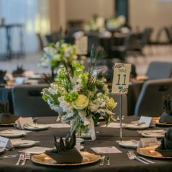 Tutta Bella Florist - Jewel tones for peacock themed event