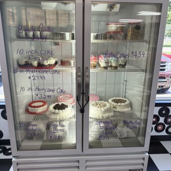 Shell's Ice Cream & Grill - Cakes - Ice Cream & Frozen Yogurt Near Me - Vevay, Indiana