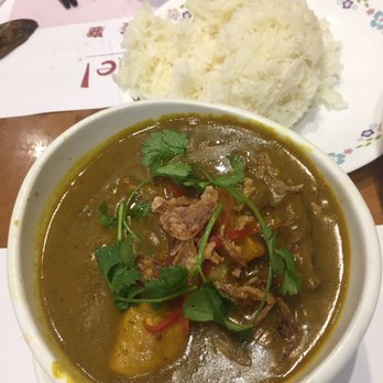 Angel Cafe - Curry Beef Brisket w/ Rice ($9.95) - Cantonese Near Me - Vancouver, British Columbia