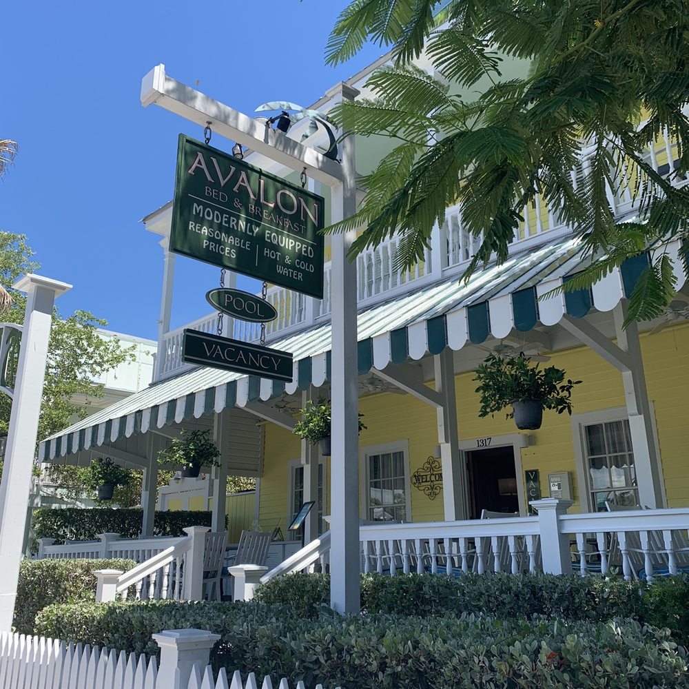 Avalon Bed & Breakfast - The front walking in - Bed & Breakfast Near Me - Key West, Florida