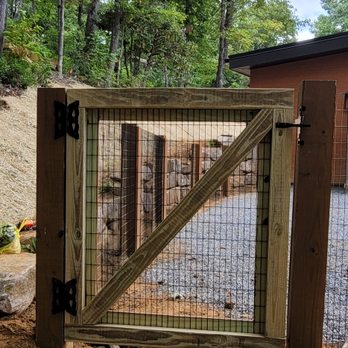 Horizon Builds - Fences & Gates Near Me - Asheville, North Carolina Horizon Builds - Fences & Gates Near Me - Asheville, North Carolina