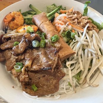 Pho Hue Oi - B6. Bun Tom Thit Nuong Cha Gio (Grilled pork, shrimp & an egg roll) - Vietnamese Near Me - Redondo Beach, California Pho Hue Oi - B6. Bun Tom Thit Nuong Cha Gio (Grilled pork, shrimp & an egg roll) - Vietnamese Near Me - Redondo Beach, California