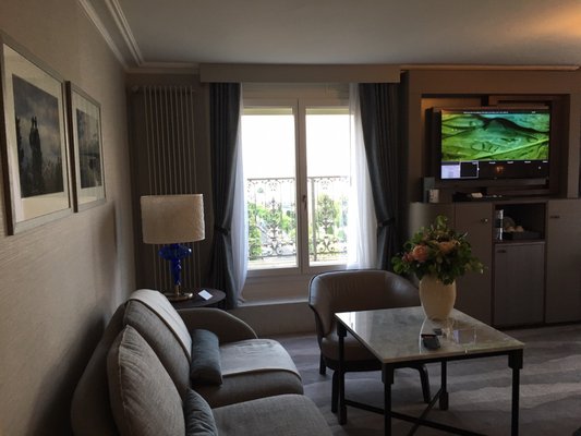 The Ritz-Carlton Hotel de la Paix, Geneva by null