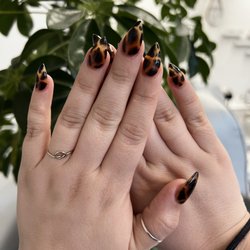 Mina Spa - Acrylic with designs