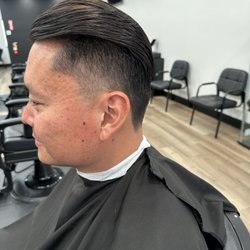 Seaside Barbers - Taper fade scissors on top