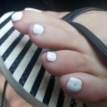 Bella Nails Spa - the nail polish was not put on correctly..& there was still imperfections on my thumbnail also the kevin did not 2 wait for the gel to set.. - Nail Salons Near Me - Napa, California