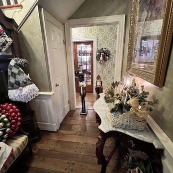 Virginia Cliffe Inn - Bed & Breakfast Near Me - Glen Allen, Virginia