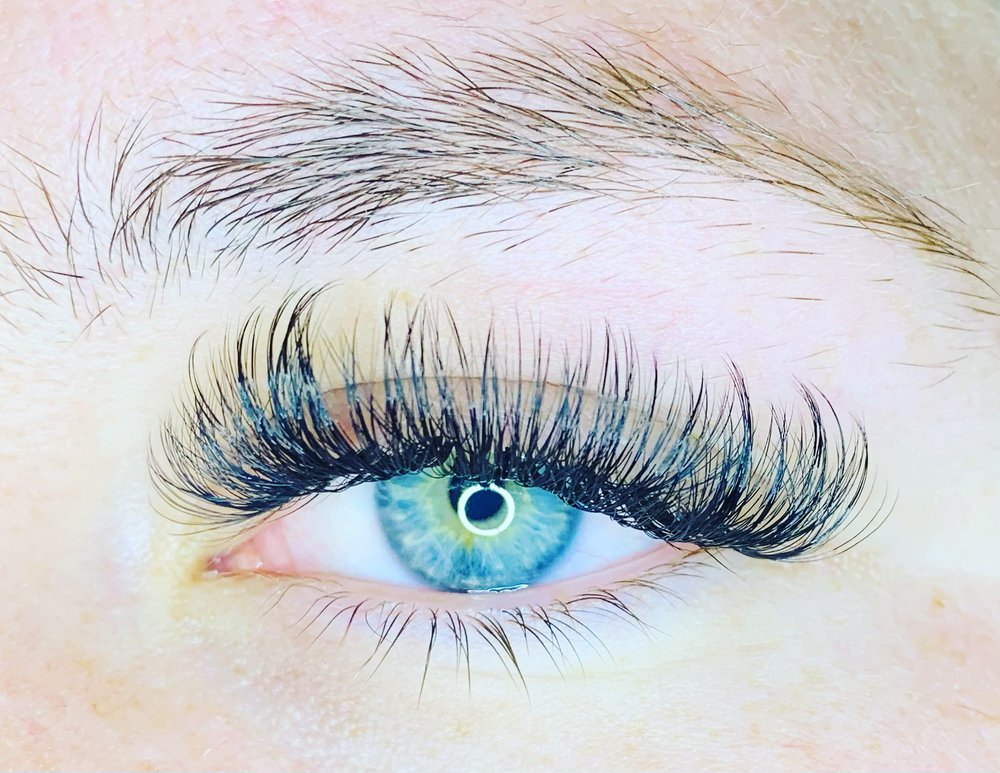 Lash By Amber Logo